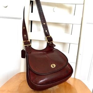 Vintage Coach, NYC Crescent bag, 9235 Burgundy